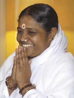Foto: Sri Mata Amritanandamayi (http://www.holisticnetwork.com)